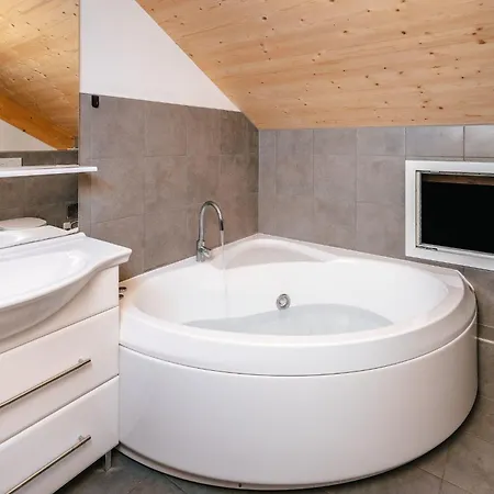 Chalet-prinz-murau-kreischberg * موراو